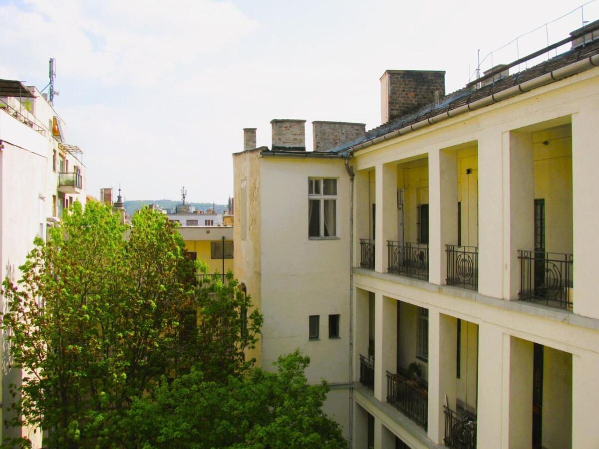 Buda's Hidden Heaven 1